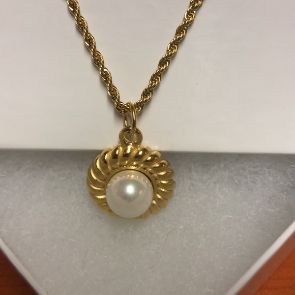 Wave Rider Kittenish Necklace - Picture 2 of 3